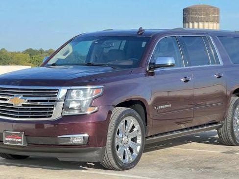Used 2017 Chevrolet Suburban Premier image 3