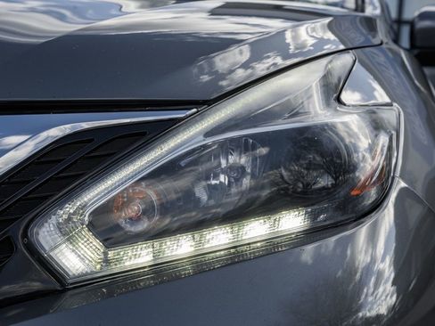 Used 2018 Nissan Murano SV image 12