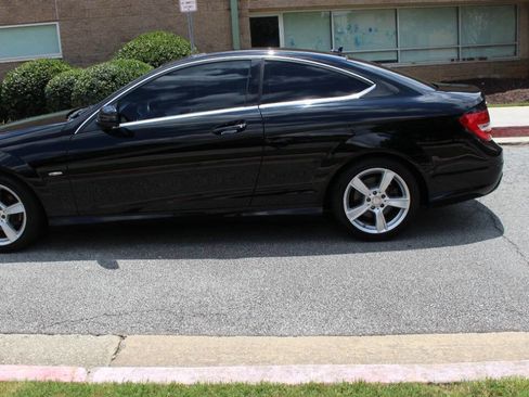 Used 2012 Mercedes-Benz C 250 Coupe image 4