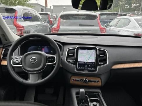 Used 2025 Volvo XC90 T8 Plus w/ Protection Package Premier AWD/4WD image 4