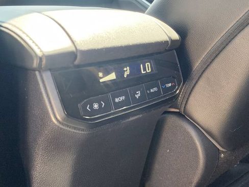Used 2020 Toyota Highlander XLE FWD image 23