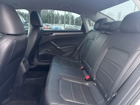 Used 2017 Volkswagen Passat 1.8T R-Line w/ R-Line Lighting Package image 14