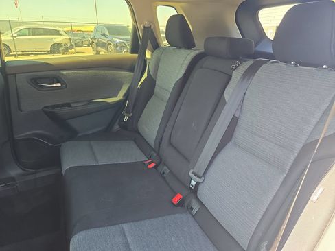 Used 2023 Nissan Rogue SV FWD image 12