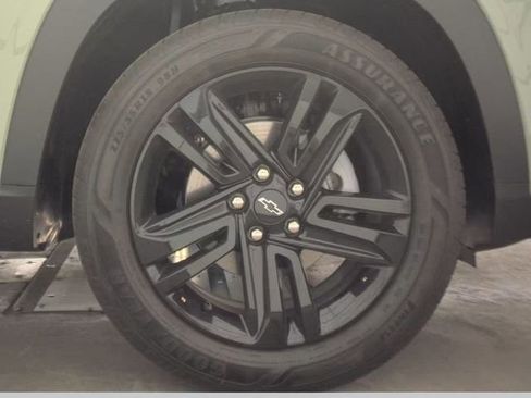 Used 2026 Chevrolet Trax ACTIV w/ Sunroof Package FWD image 13