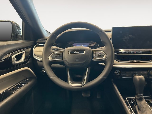 Used 2023 Jeep Compass Limited AWD/4WD image 12