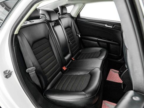 Used 2018 Ford Fusion SE w/ Equipment Group 201A FWD image 32