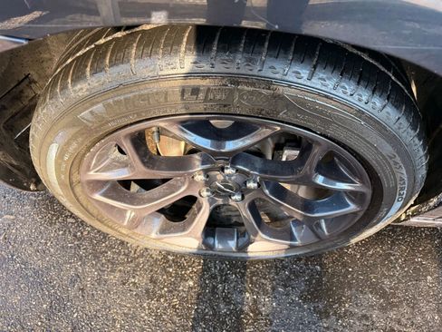 Used 2019 Chrysler 300 Touring w/ Sport Appearance Package image 40