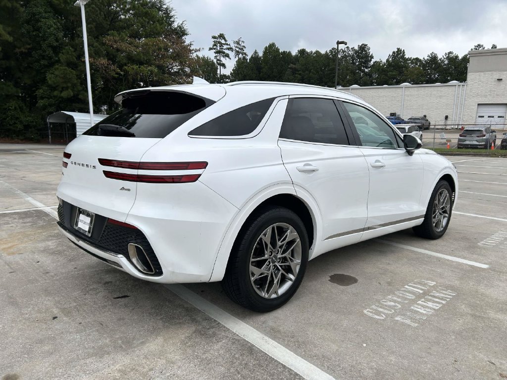 Used 2025 Genesis GV70 2.5T AWD/4WD image 3