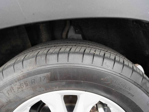 Used 2024 Toyota Corolla Cross LE image 30