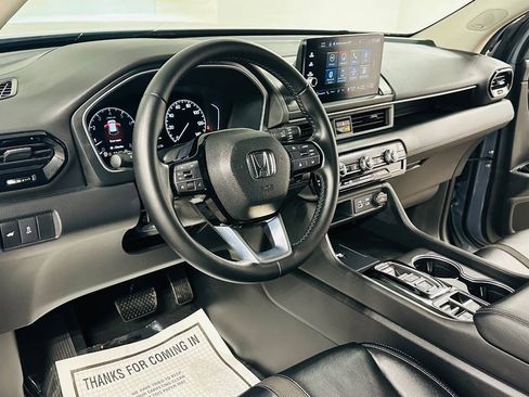 Used 2023 Honda Pilot Touring image 11