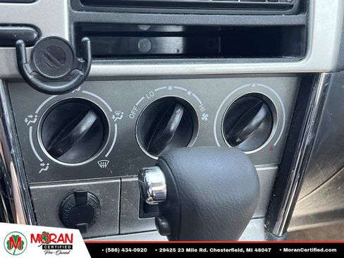 Used 2008 Pontiac Vibe w/ Sun And Sound Package FWD image 22