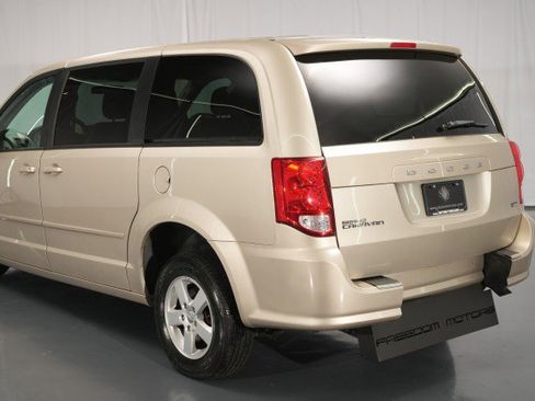 Used 2013 Dodge Grand Caravan SXT image 22