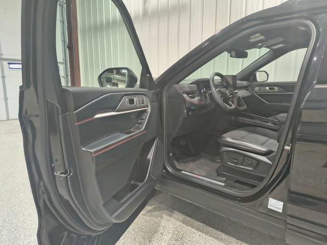 Certified 2025 Ford Explorer ST-Line w/ Premium Package AWD/4WD image 11
