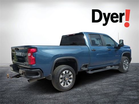 Used 2025 Chevrolet Silverado 2500 Custom w/ Custom Value Package image 3