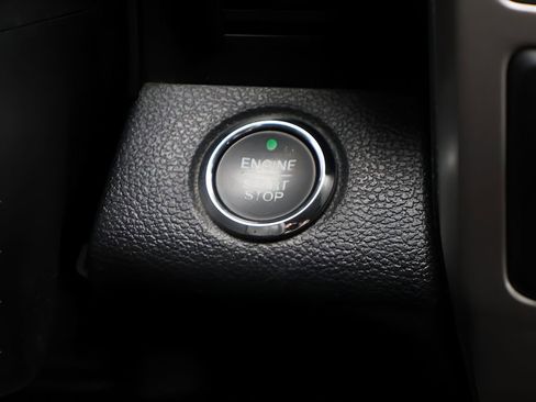 Used 2016 Ford F150 Lariat w/ Equipment Group 502A Luxury AWD/4WD image 33