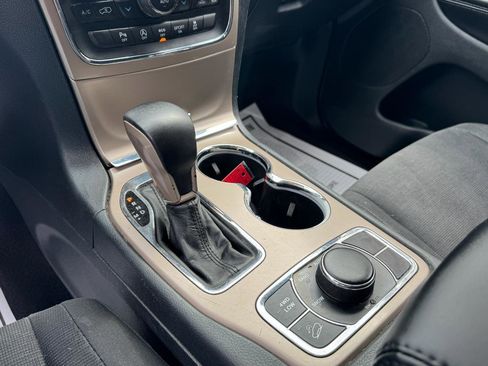 Used 2016 Jeep Grand Cherokee Laredo w/ Quick Order Package 23E image 22