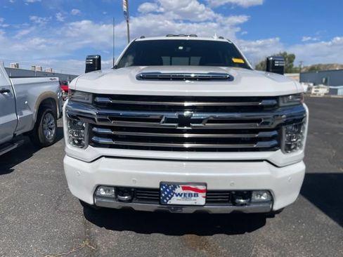Used 2020 Chevrolet Silverado 2500 High Country w/ Z71 Off-Road Package AWD/4WD image 2
