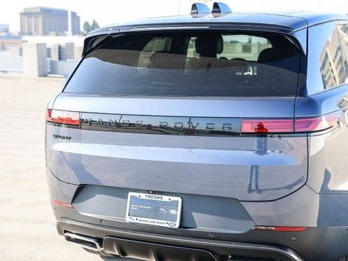 New 2025 Land Rover Range Rover Sport SE image 8