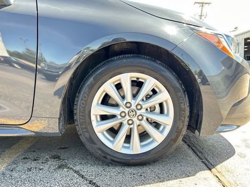 Used 2025 Toyota Corolla LE w/ LE Premium Package FWD image 12