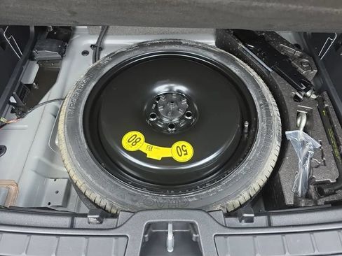 Used 2023 Volvo XC40 B5 Plus w/ Driver Assist Package AWD/4WD image 54
