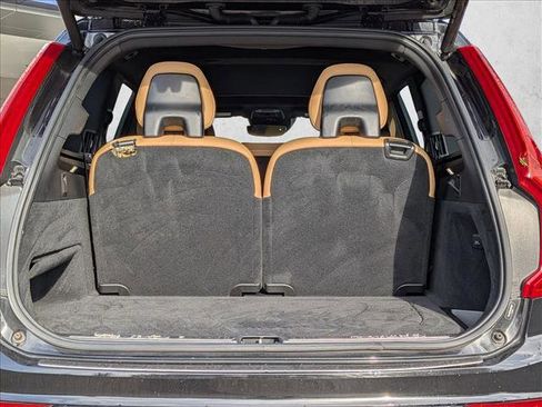Used 2017 Volvo XC90 T6 Momentum w/ Vision Package AWD/4WD image 5