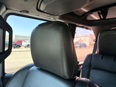 Used 2022 Jeep Wrangler Unlimited Sahara w/ Cold Weather Group AWD/4WD image 12