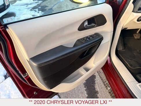 Certified 2020 Chrysler Voyager Lxi image 15