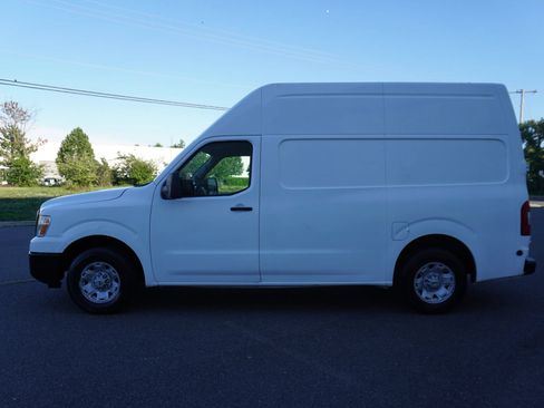 Used 2016 Nissan NV 2500 SV RWD image 4