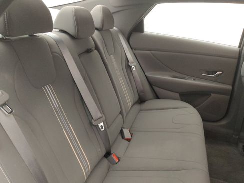 Used 2025 Hyundai Elantra SEL FWD image 19