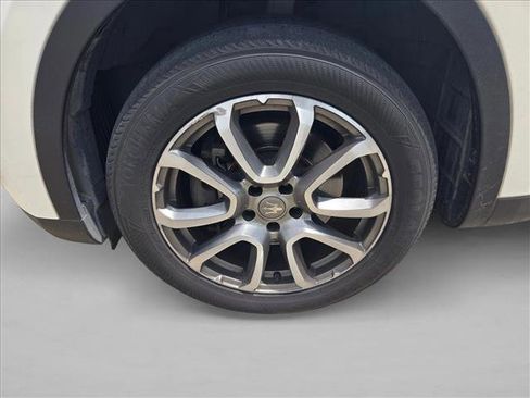 Used 2018 Maserati Levante image 10