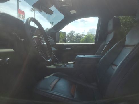 Used 2024 GMC Sierra 2500 AT4 w/ AT4 Premium Plus Package AWD/4WD image 7