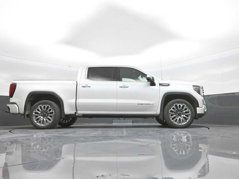 Used 2025 GMC Sierra 1500 Denali Ultimate AWD/4WD image 43