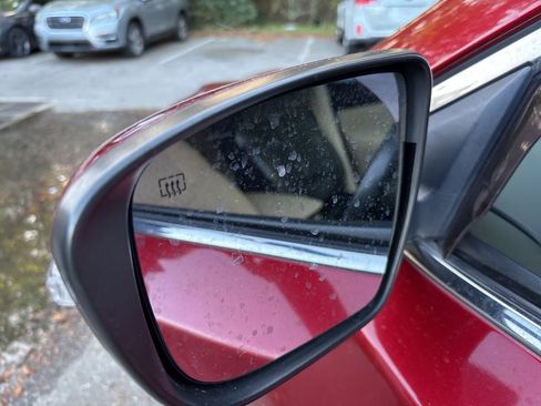 Used 2018 Nissan Rogue SV w/ Premium Package image 29