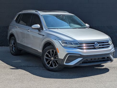 Used 2022 Volkswagen Tiguan SE AWD/4WD image 3