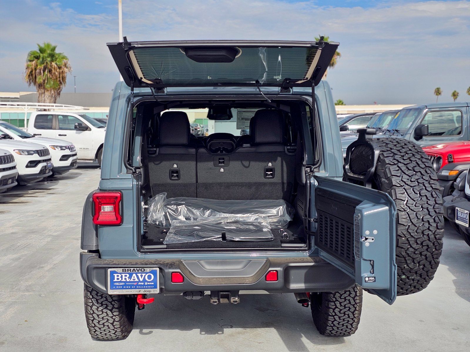 New 2026 Jeep Wrangler Unlimited Rubicon AWD/4WD image 10