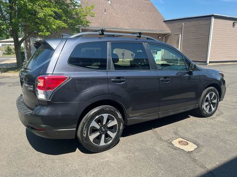 Used 2017 Subaru Forester 2.5i Premium AWD/4WD image 5