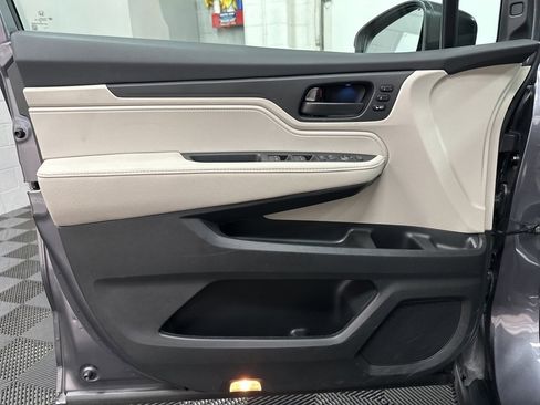 Used 2025 Honda Odyssey EX-L image 18