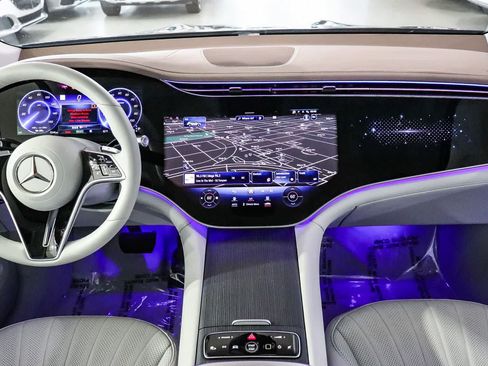 Certified 2023 Mercedes-Benz EQS 580 4MATIC SUV image 13