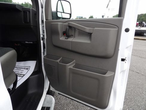 Used 2025 GMC Savana 2500 w/ Driver Convenience Package RWD image 32