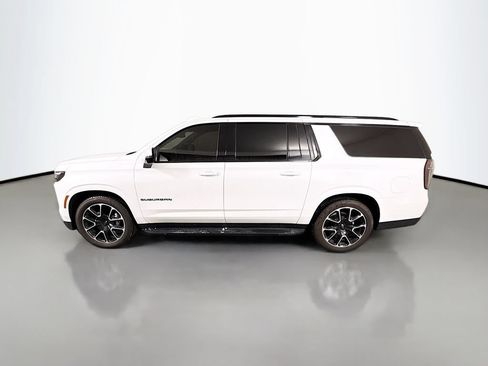 Used 2025 Chevrolet Suburban RST w/ RST Capability Package AWD/4WD image 5