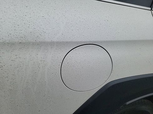 Used 2023 Subaru Outback Premium image 12