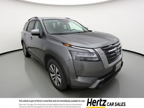 Used 2025 Nissan Pathfinder SV image 1