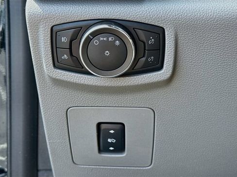 Used 2016 Ford F150 XLT w/ Equipment Group 302A Luxury AWD/4WD image 16