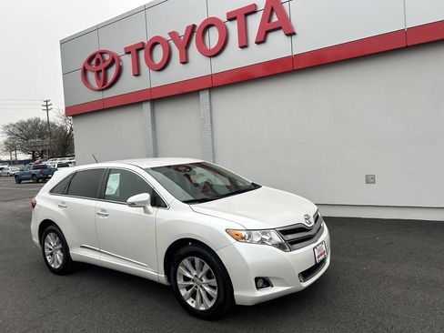 Used 2015 Toyota Venza XLE image 1