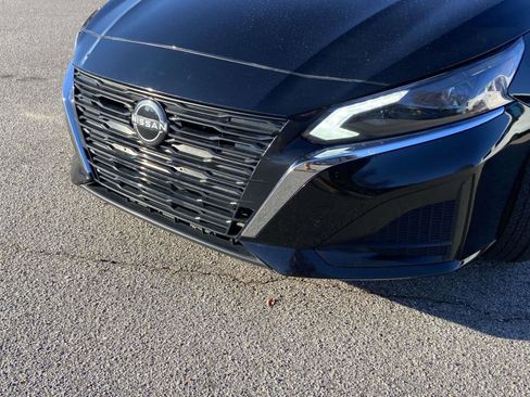 Used 2024 Nissan Altima 2.5 SV image 23