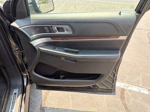 Used 2017 Ford Explorer Platinum AWD/4WD image 48