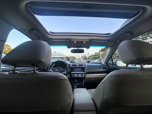 Used 2016 Subaru Outback 2.5i Limited AWD/4WD image 8