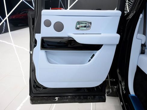 Used 2025 Rolls-Royce Cullinan image 54