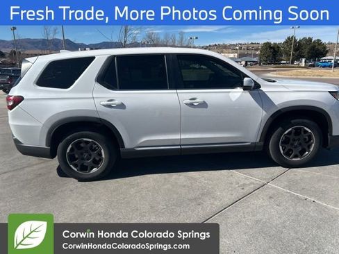 Used 2025 Honda Pilot EX-L image 6