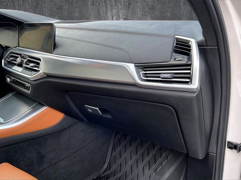 Used 2023 BMW X5 xDrive40i w/ M Sport Package image 26